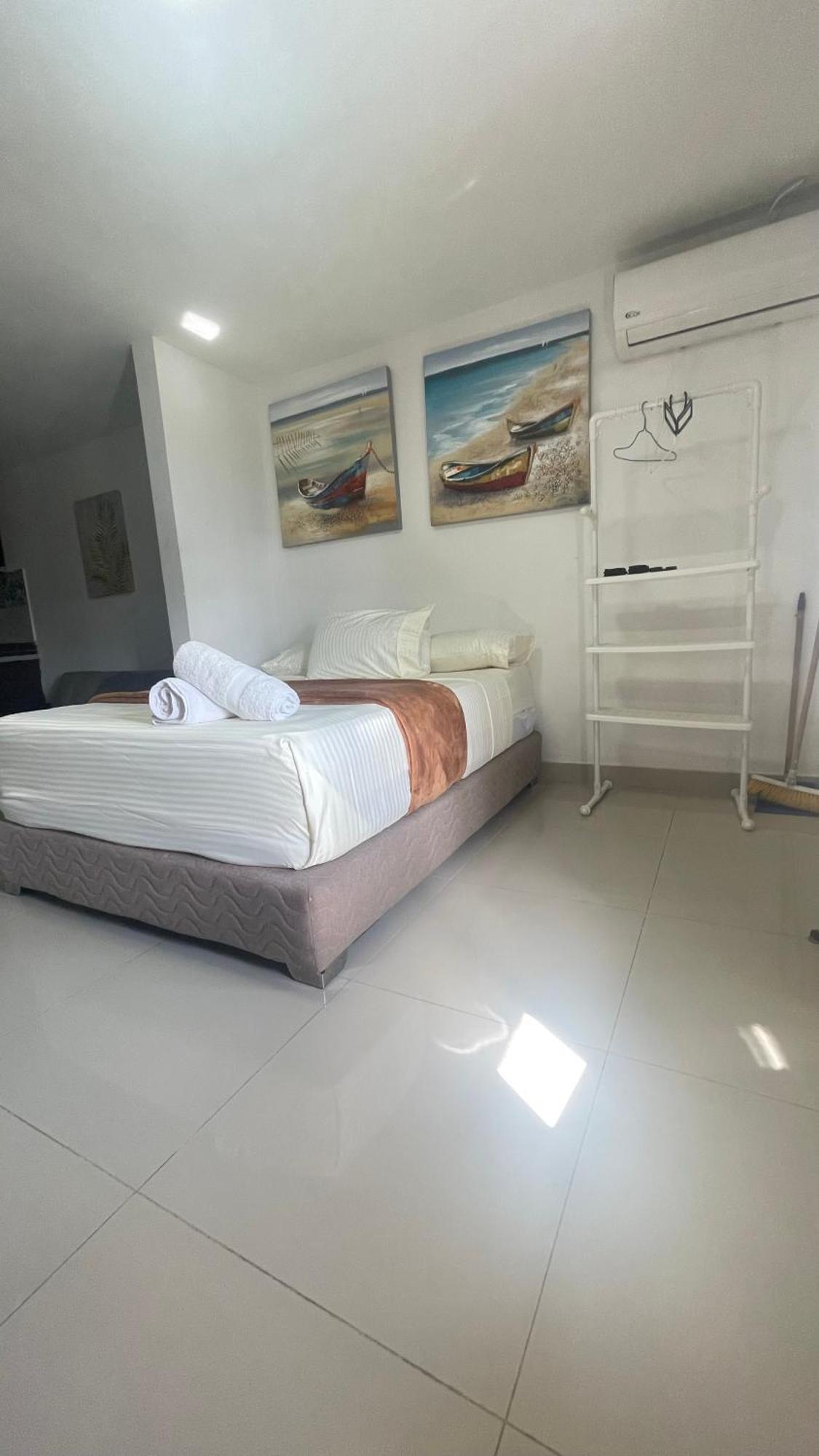 Sea Life Apartamentos En Via Principal Centro Y San Luis San Andrés Dış mekan fotoğraf